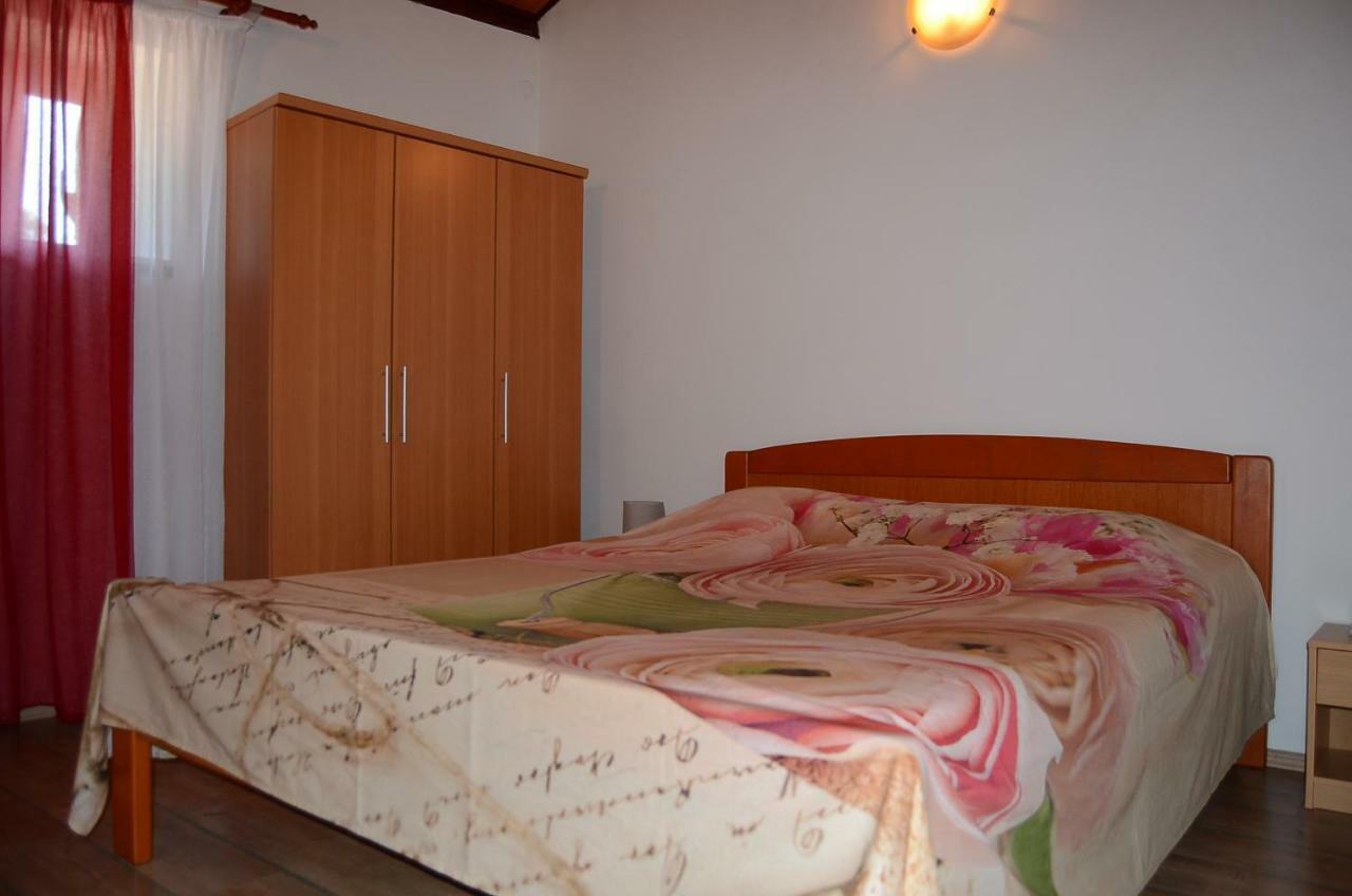 Apartment Duerose Buje Kültér fotó