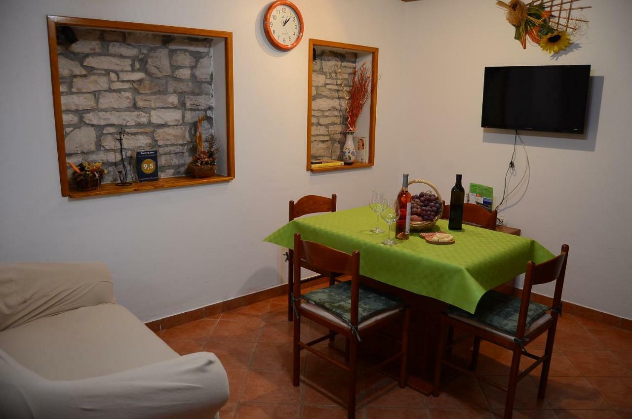 Apartment Duerose Buje Kültér fotó